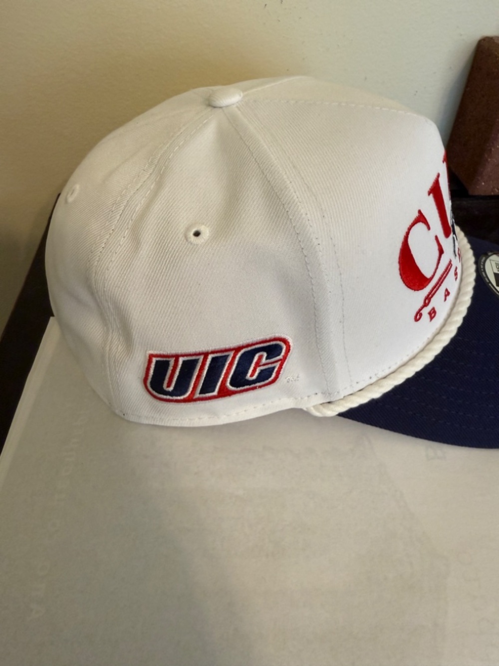 Chicago Cubs UIC Cap (New) - Picture 3 of 4